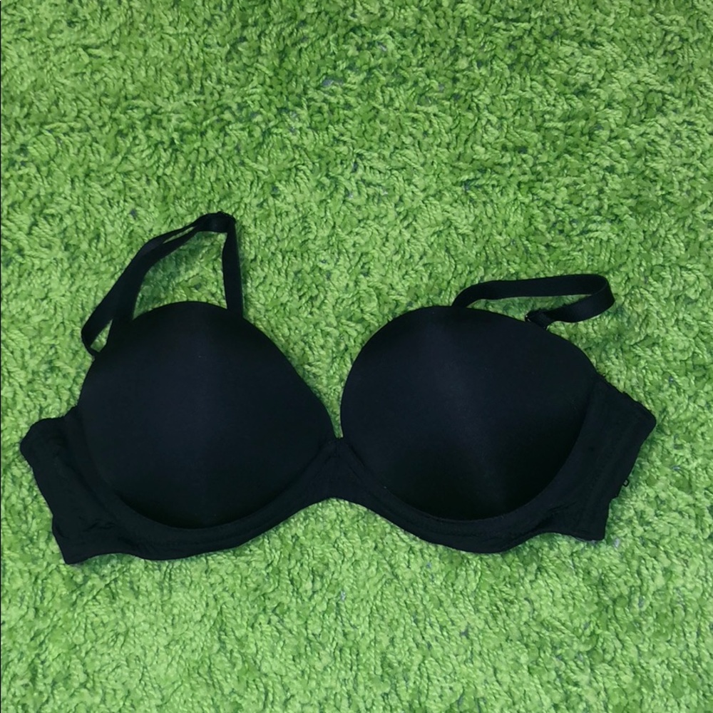 Sleek Black push up Bra, size 34a.